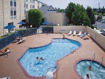 Days Inn & Suites By Wyndham Fullerton Exteriör bild