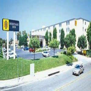 Days Inn & Suites By Wyndham Fullerton Exteriör bild